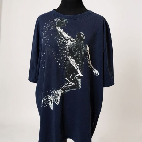 Nike Men’s XXL Dri-FIT LeBron James Graphic T-Shirt - Picture 1 of 4